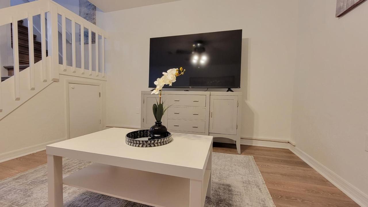Beautiful Townhouse 2 Bedrooms 1 And A Half Bathrooms Next To Butler Plaza 1 Mile To Uf Гейнсвилл Экстерьер фото