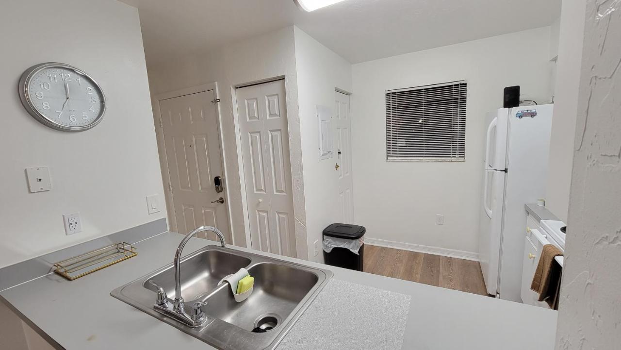 Beautiful Townhouse 2 Bedrooms 1 And A Half Bathrooms Next To Butler Plaza 1 Mile To Uf Гейнсвилл Экстерьер фото